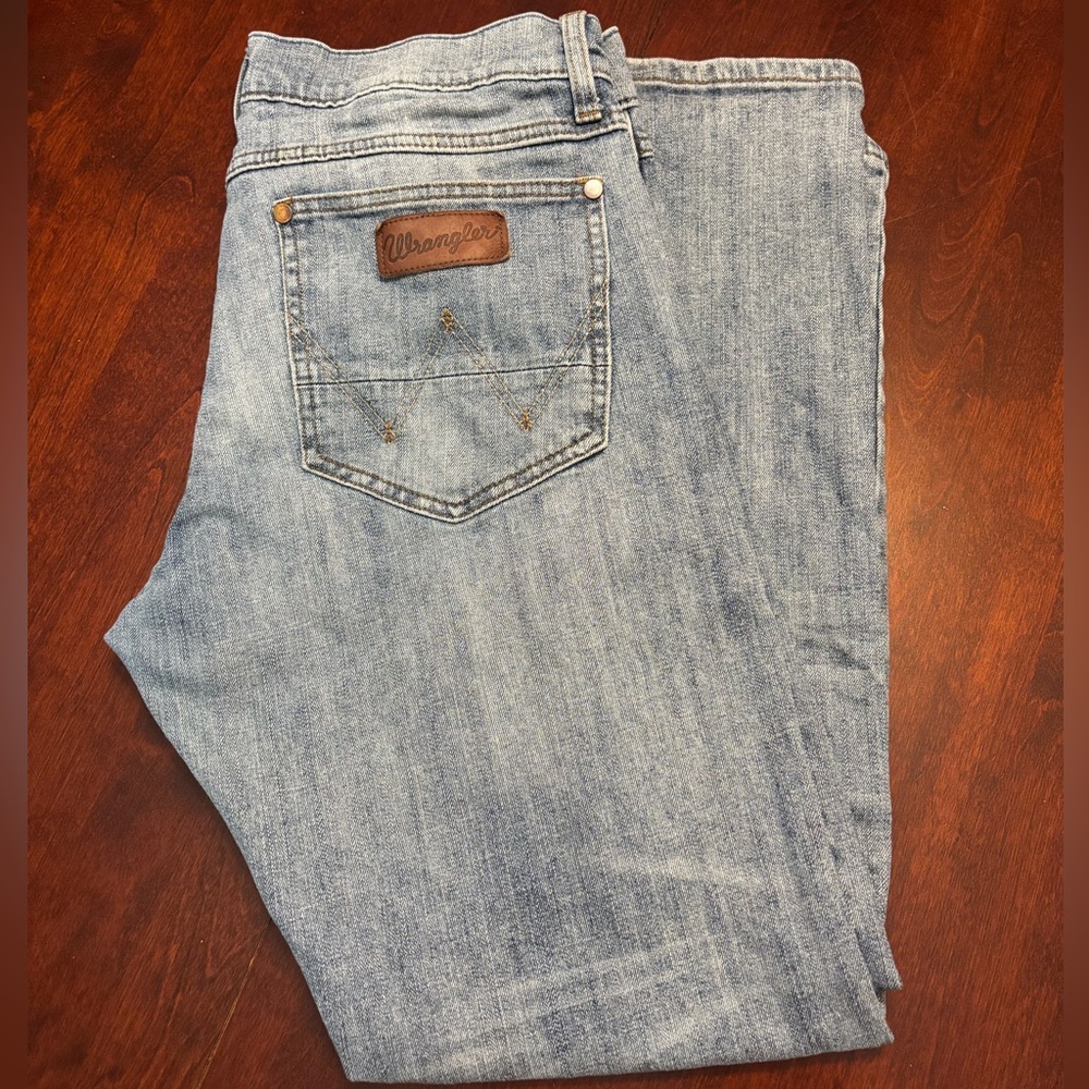 Wrangler Men's Denim Jeans in Light Blue